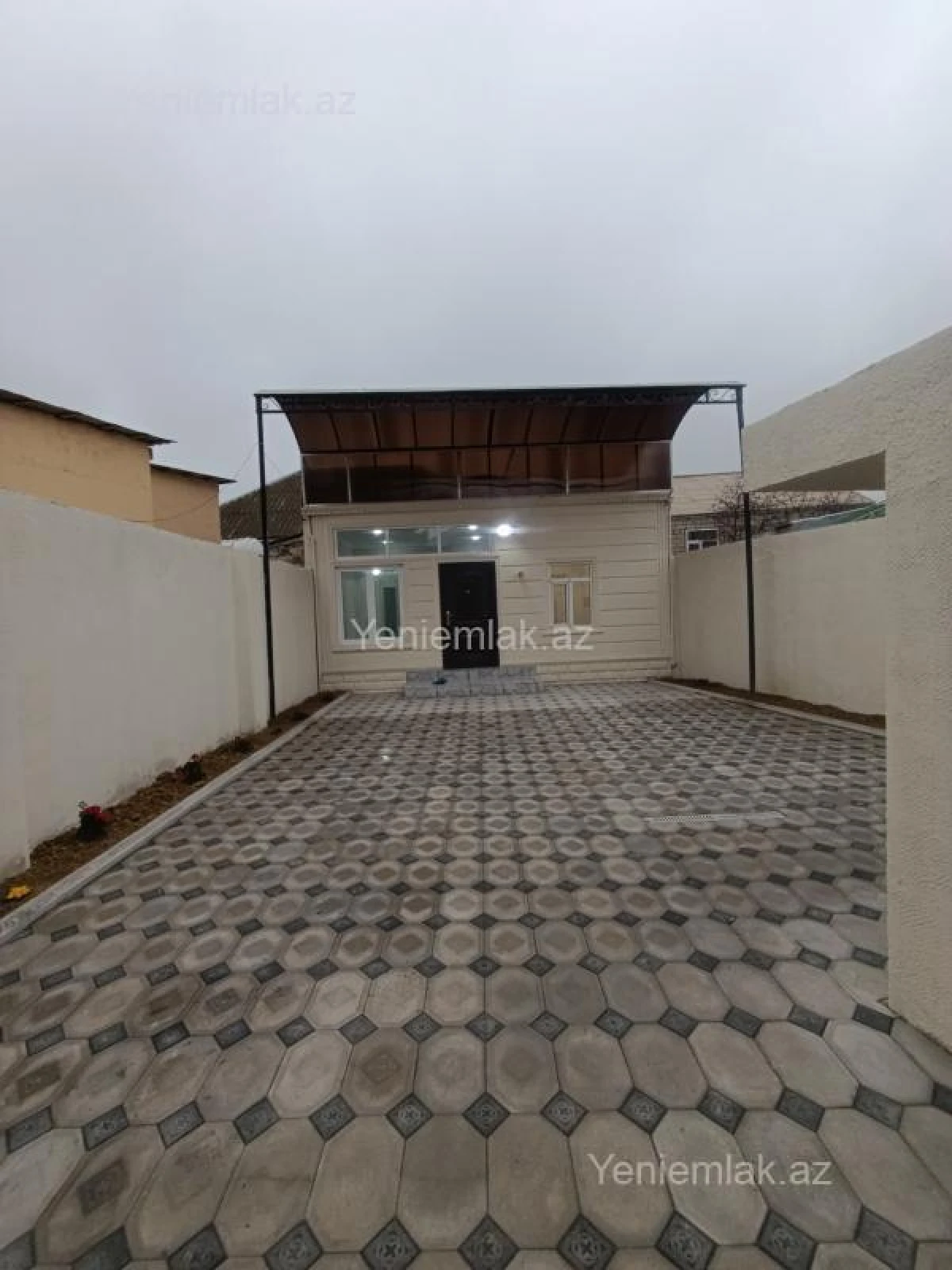 Satılır 4 otaqlı həyət evi 120 m²