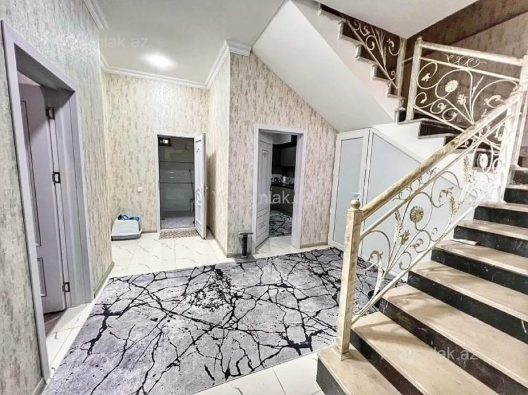 Satılır 5 otaqlı həyət evi 140 m²