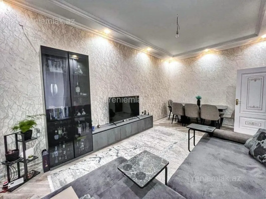 Satılır 5 otaqlı həyət evi 140 m²