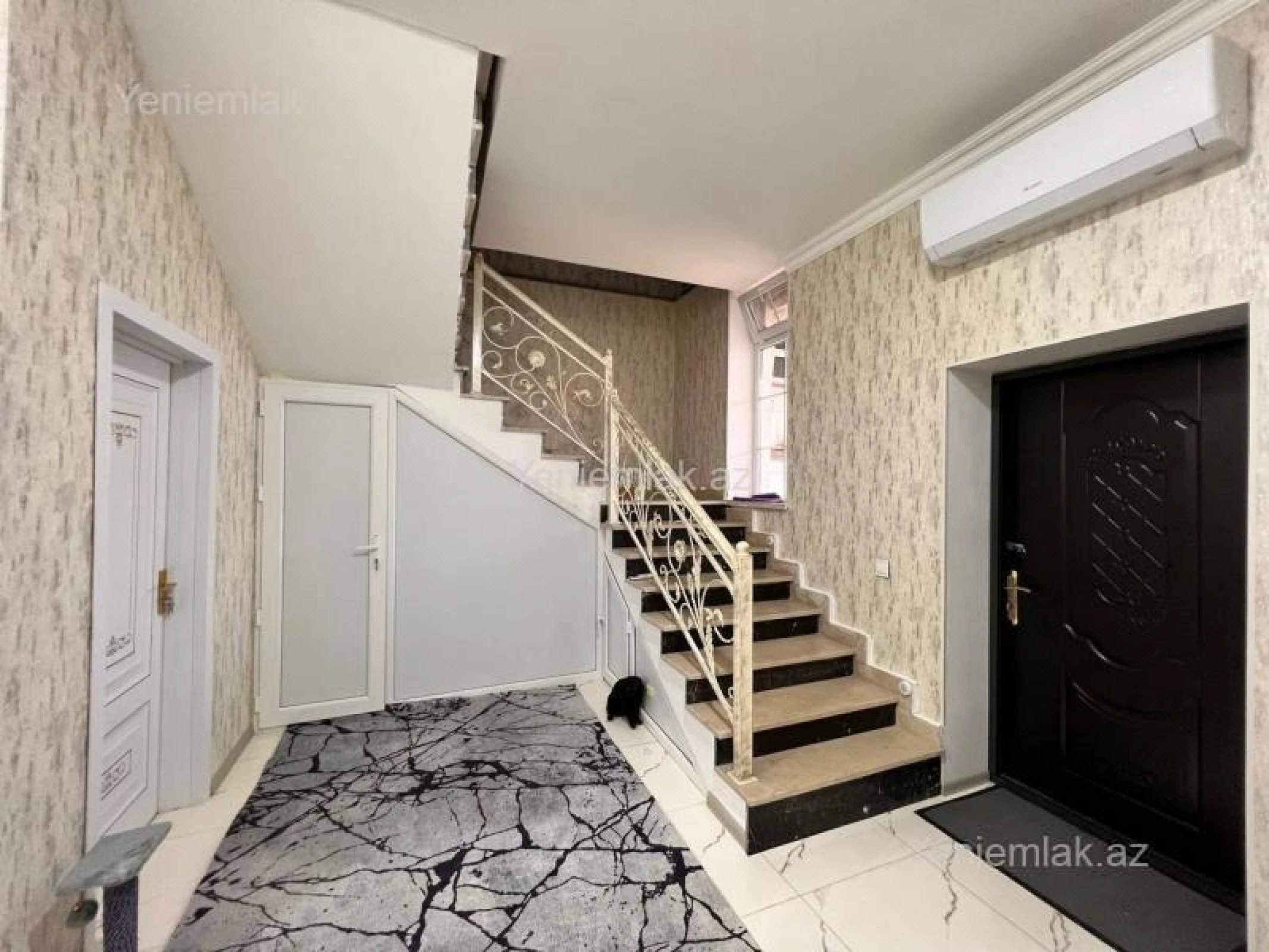 Satılır 5 otaqlı həyət evi 140 m²