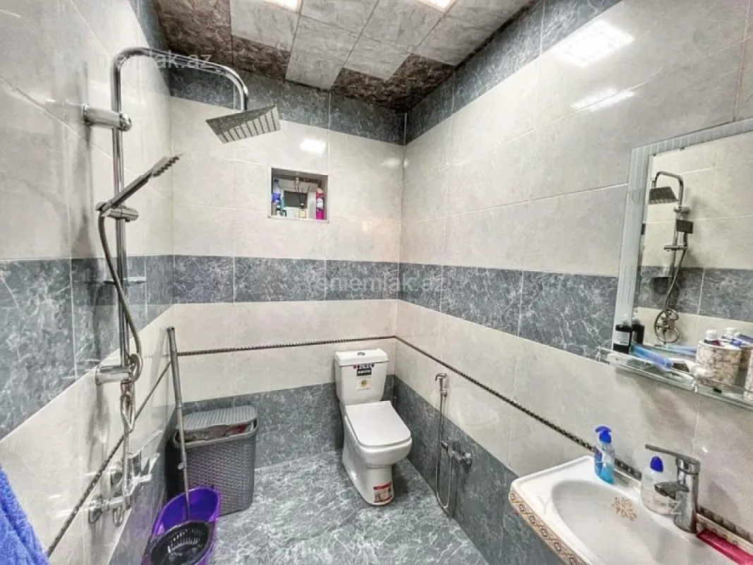 Satılır 5 otaqlı həyət evi 140 m²