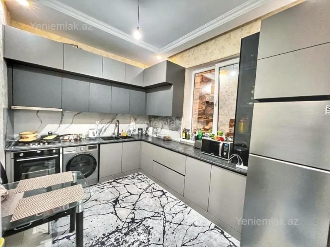 Satılır 5 otaqlı həyət evi 140 m²