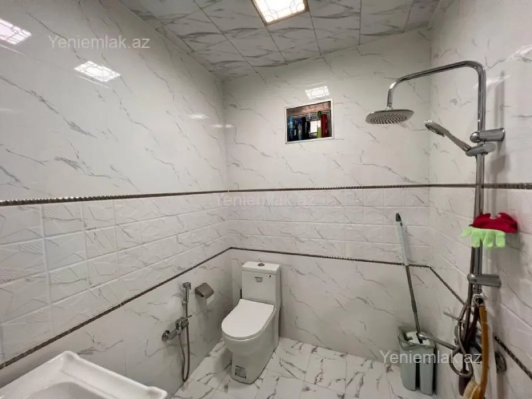 Satılır 5 otaqlı həyət evi 140 m²