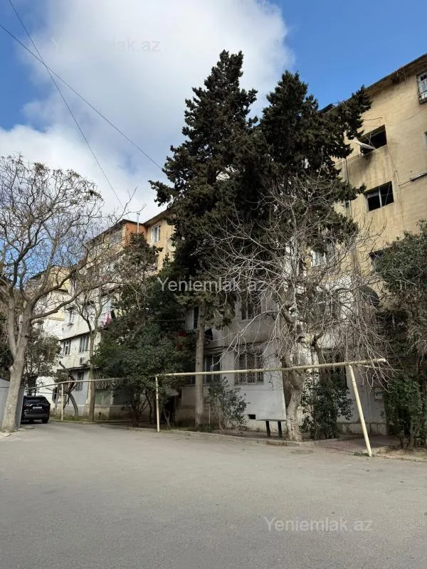 Satılır 2 otaqlı köhnə tikili 55 m²