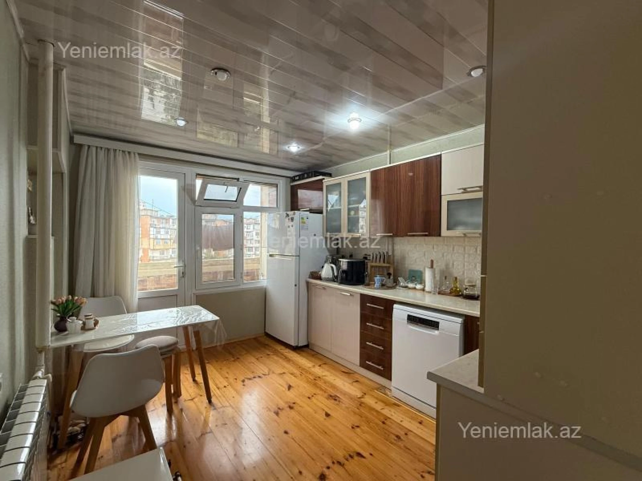 Satılır 2 otaqlı köhnə tikili 60 m²