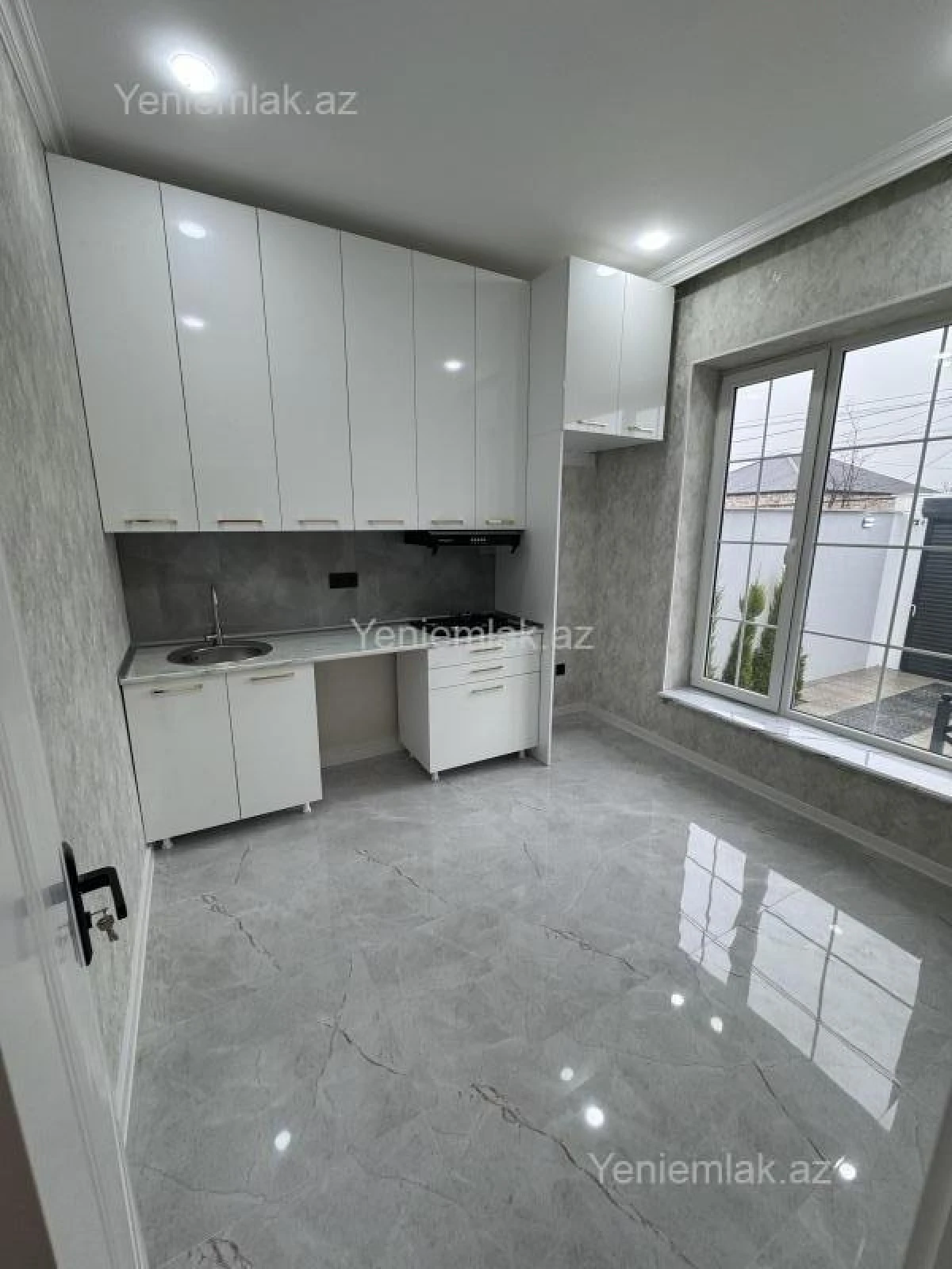 Satılır 4 otaqlı həyət evi 120 m²