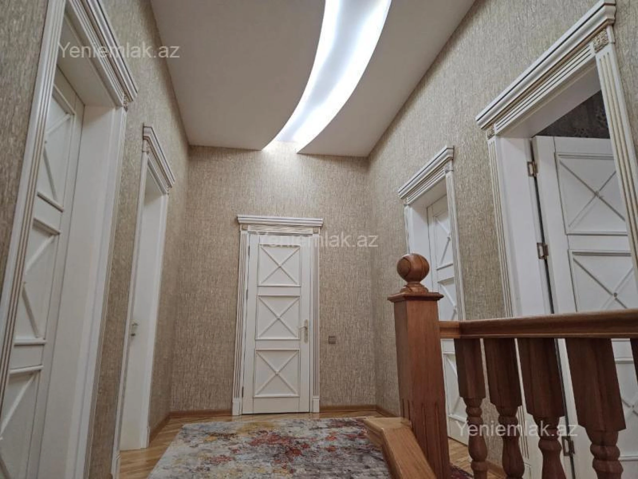 Satılır 5 otaqlı həyət evi 200 m²