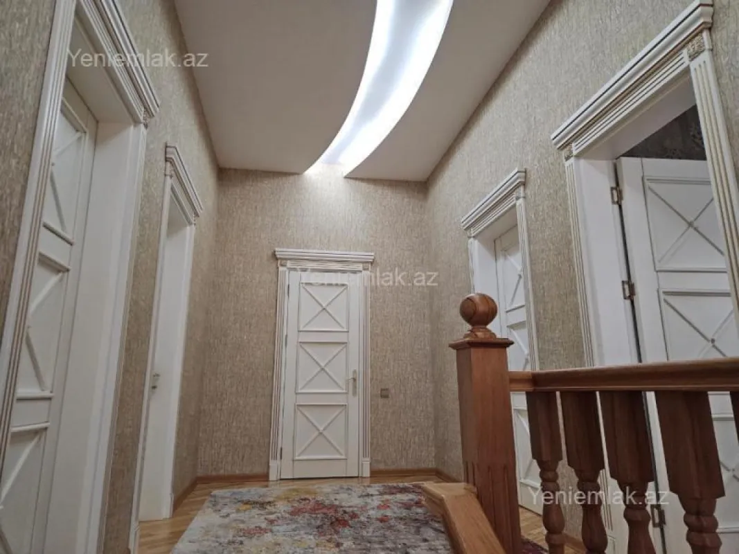 Satılır 5 otaqlı həyət evi 200 m²