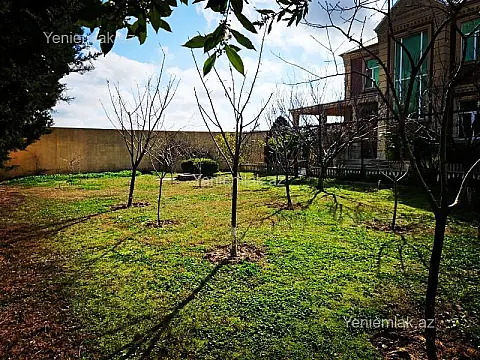 Satılır 5 otaqlı həyət evi 200 m²
