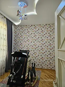 Satılır 5 otaqlı həyət evi 200 m²