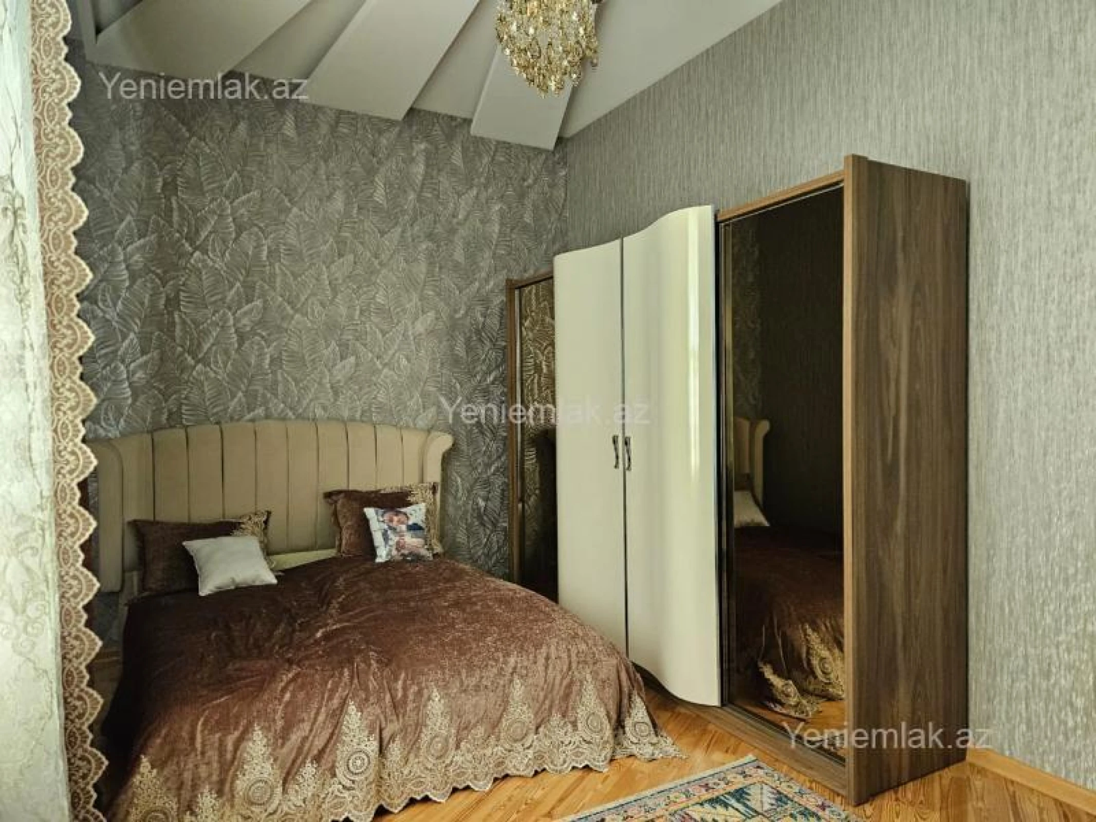 Satılır 5 otaqlı həyət evi 200 m²