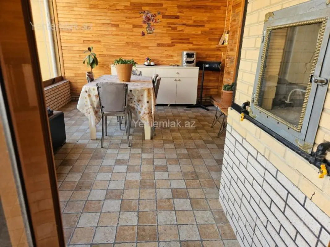 Satılır 5 otaqlı həyət evi 200 m²