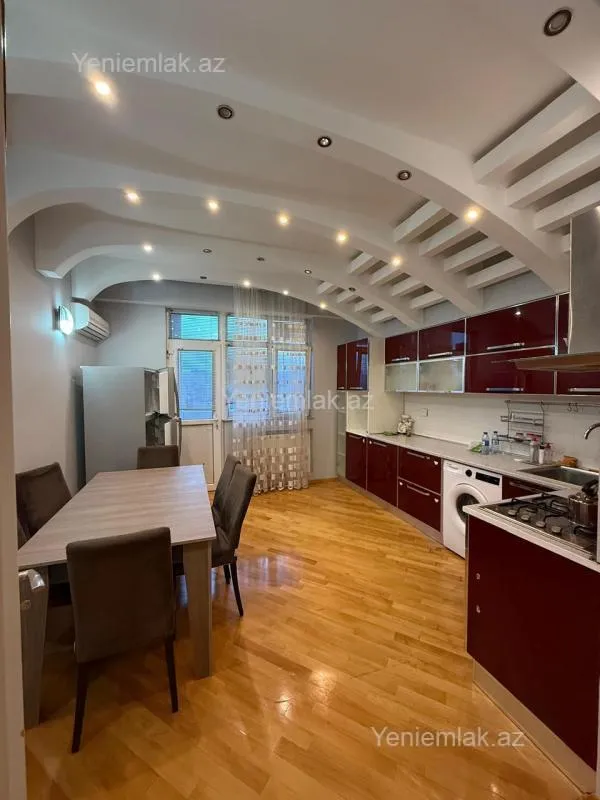 Satılır 2 otaqlı yeni tikili 90 m²