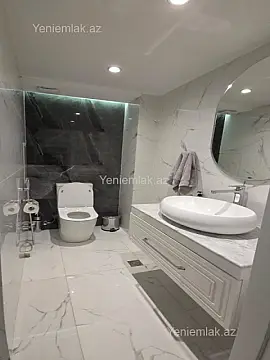 Satılır 3 otaqlı köhnə tikili 130 m²