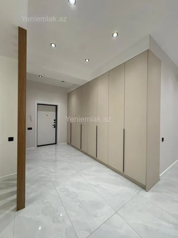 Satılır 3 otaqlı yeni tikili 105 m²