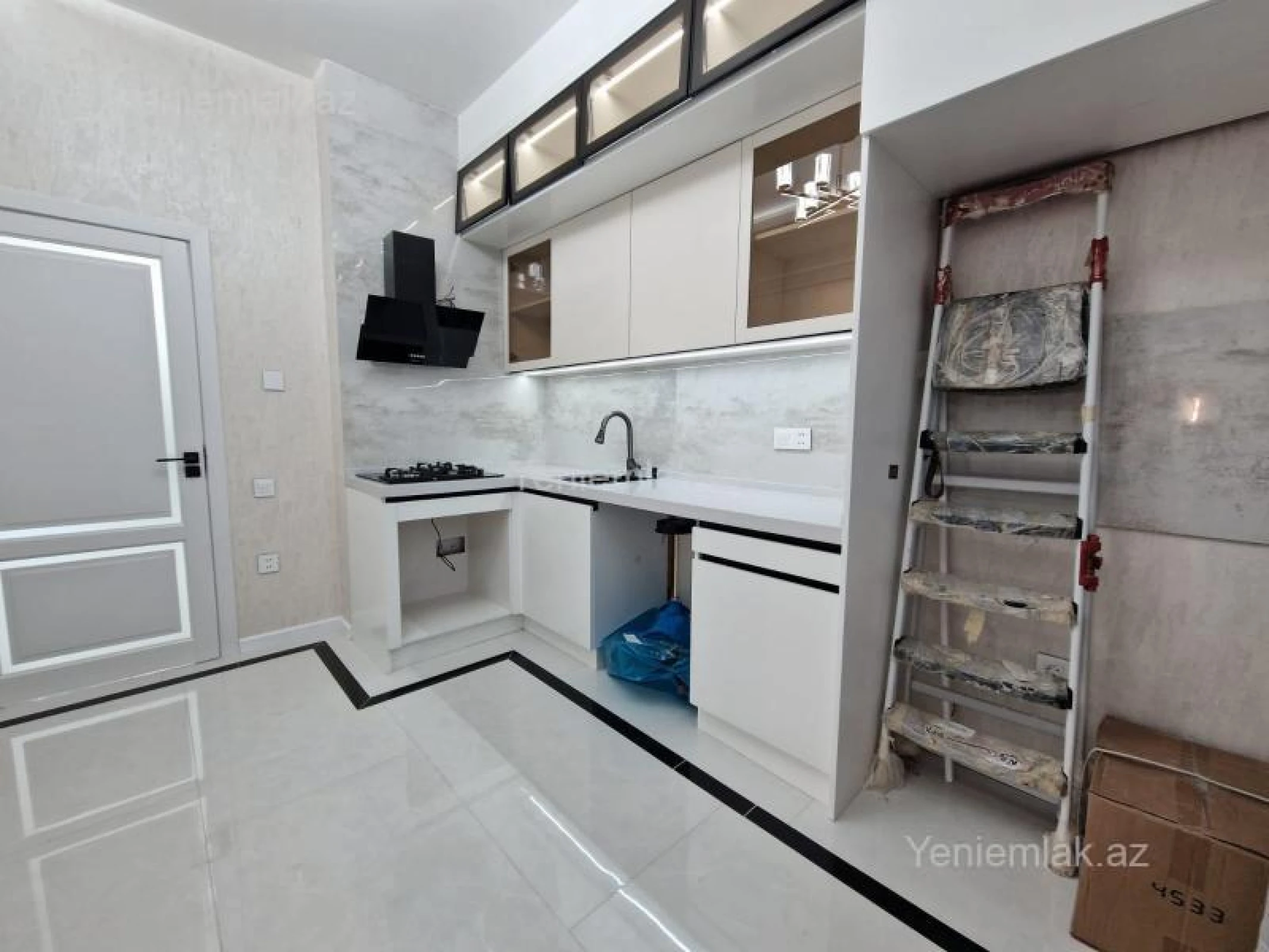 Satılır 3 otaqlı yeni tikili 87 m²