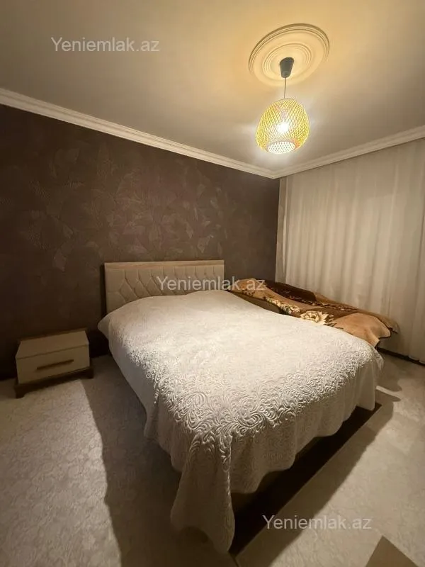 Satılır 2 otaqlı köhnə tikili 60 m²