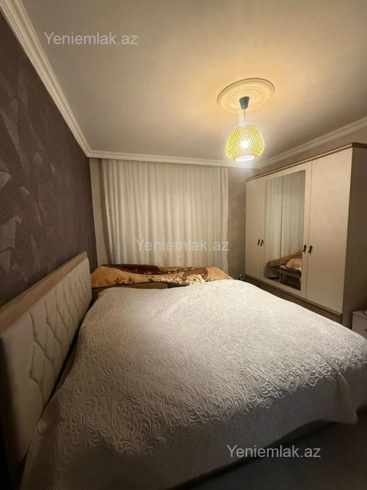 Satılır 2 otaqlı köhnə tikili 60 m²