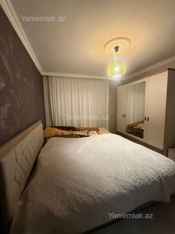 Satılır 2 otaqlı köhnə tikili 60 m²