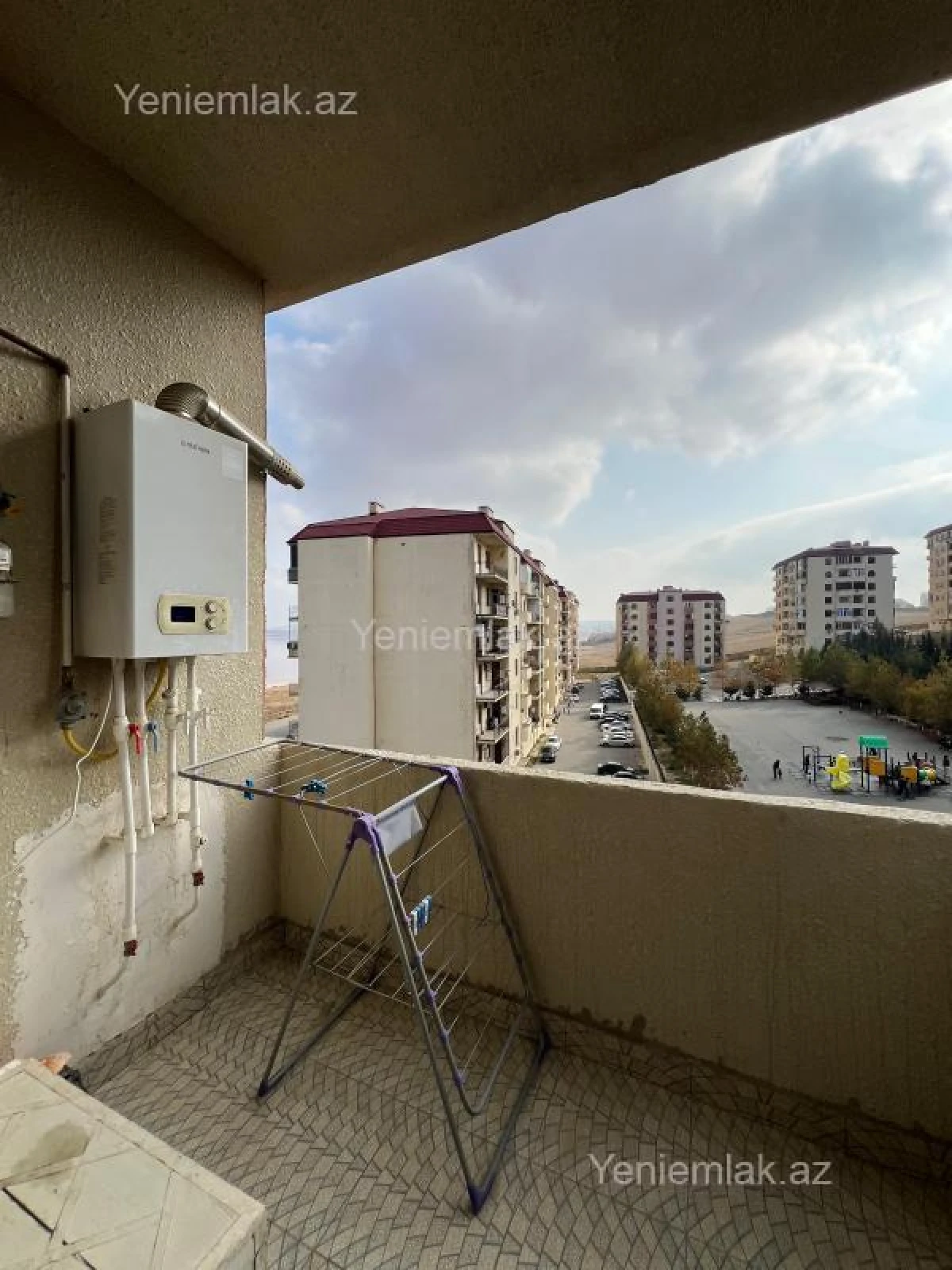 Satılır 3 otaqlı yeni tikili 75 m²