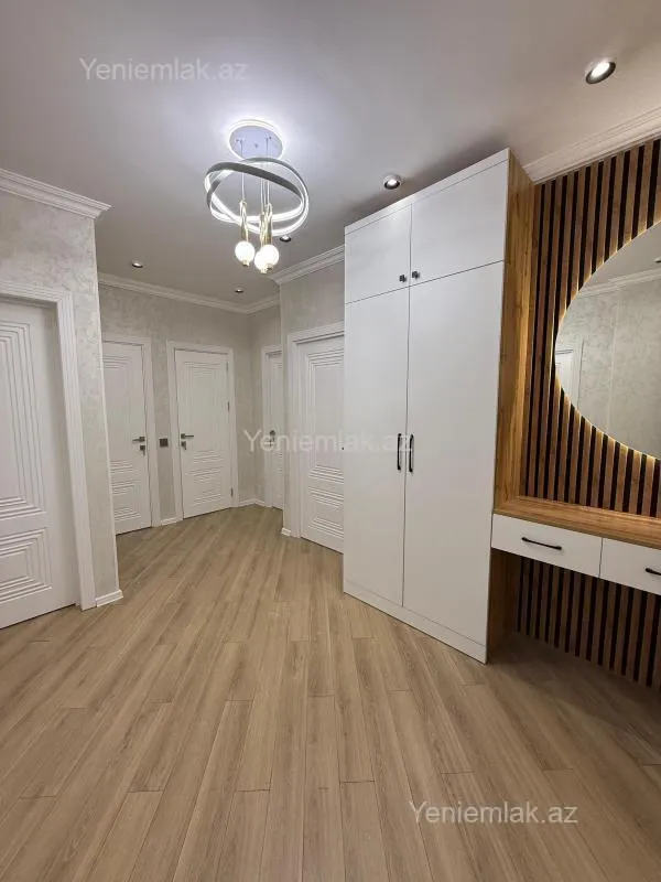 Satılır 3 otaqlı köhnə tikili 82 m²