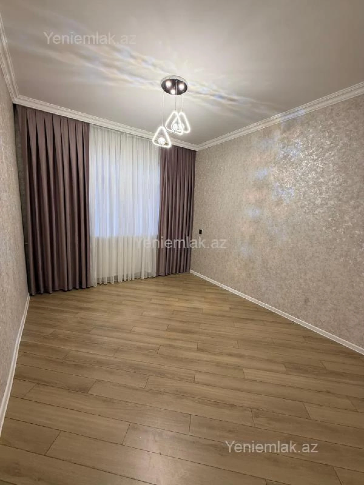 Satılır 3 otaqlı köhnə tikili 82 m²
