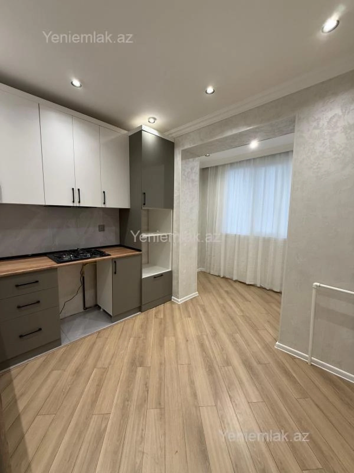Satılır 3 otaqlı köhnə tikili 82 m²