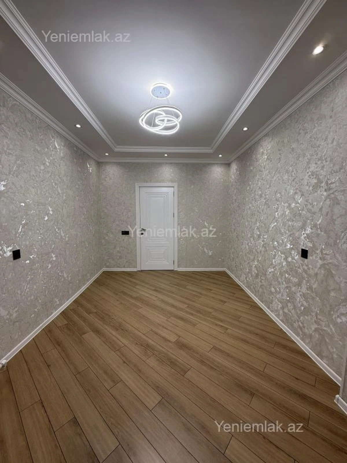 Satılır 3 otaqlı köhnə tikili 82 m²