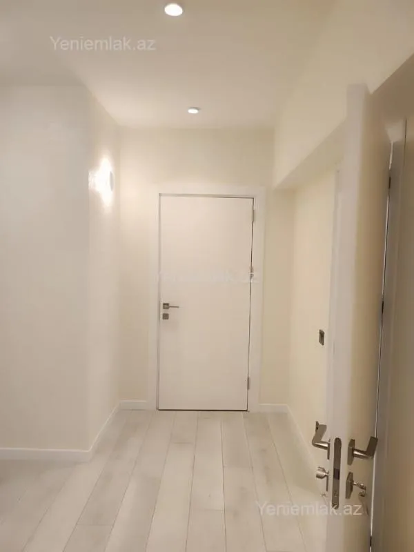 Satılır 4 otaqlı köhnə tikili 135.5 m²