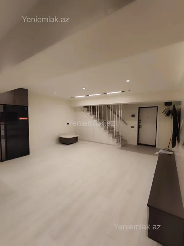 Satılır 4 otaqlı köhnə tikili 135.5 m²