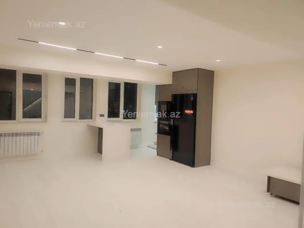 Satılır 4 otaqlı köhnə tikili 135.5 m²