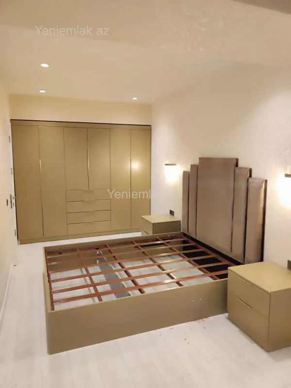 Satılır 4 otaqlı köhnə tikili 135.5 m²