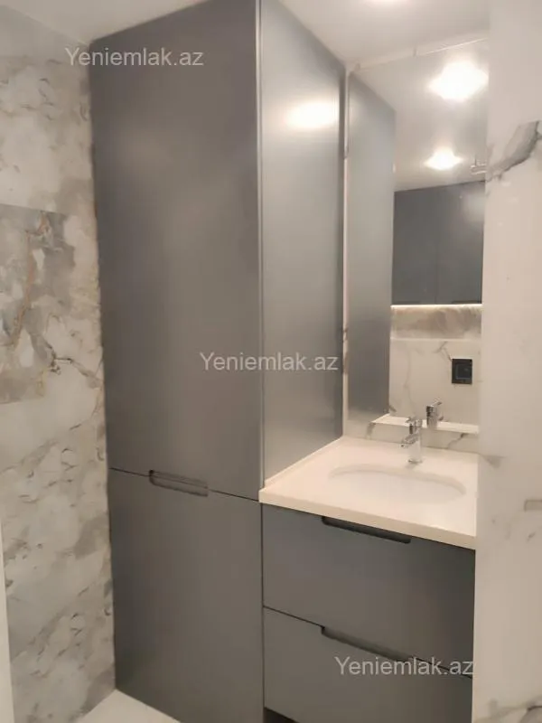 Satılır 4 otaqlı köhnə tikili 135.5 m²