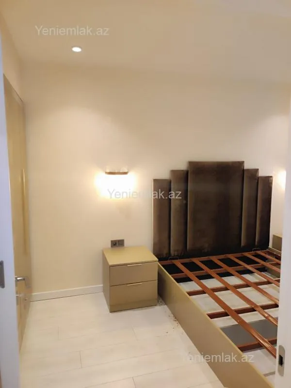 Satılır 4 otaqlı köhnə tikili 135.5 m²