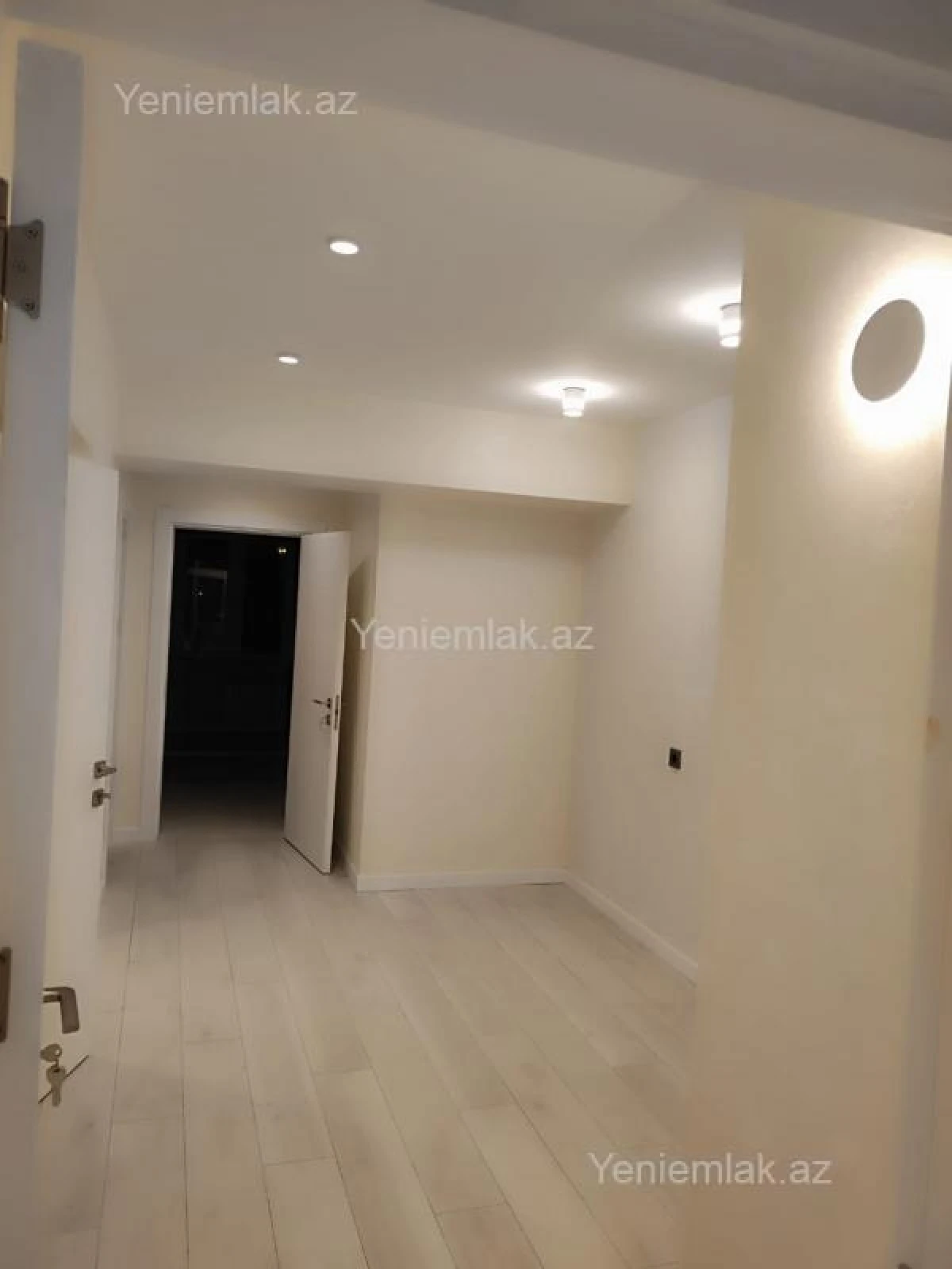 Satılır 4 otaqlı köhnə tikili 135.5 m²