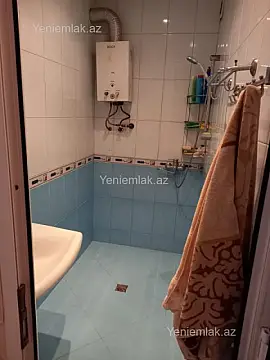 Satılır 4 otaqlı köhnə tikili 105 m²