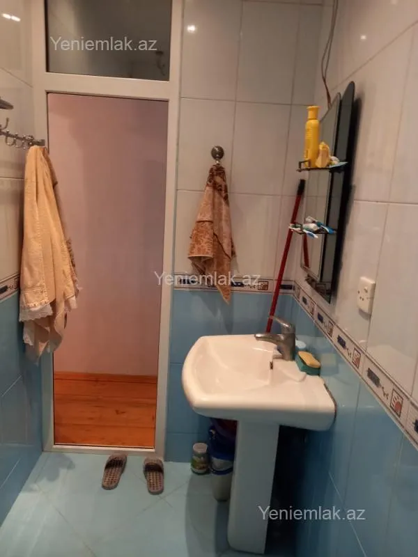 Satılır 4 otaqlı köhnə tikili 105 m²