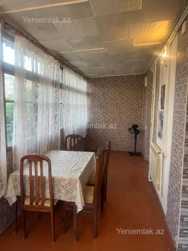 Satılır 3 otaqlı köhnə tikili 80 m²