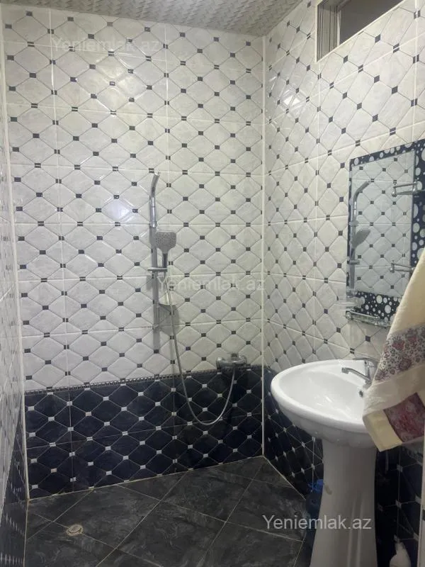 Satılır 3 otaqlı köhnə tikili 80 m²