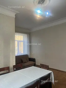 Satılır 3 otaqlı köhnə tikili 80 m²
