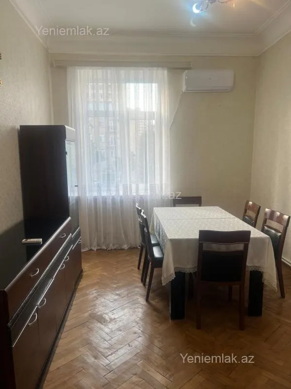 Satılır 3 otaqlı köhnə tikili 80 m²
