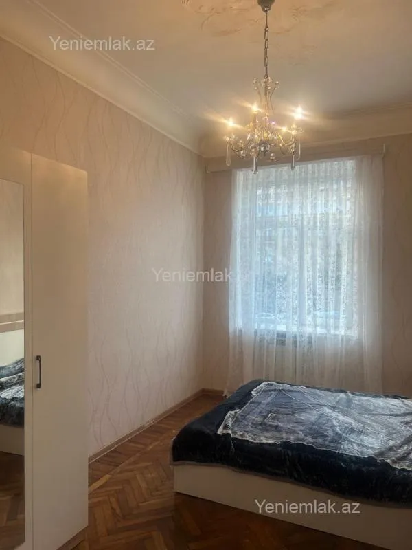 Satılır 3 otaqlı köhnə tikili 80 m²