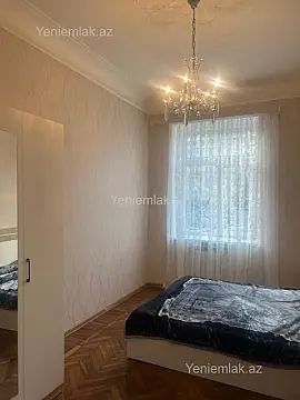 Satılır 3 otaqlı köhnə tikili 80 m²