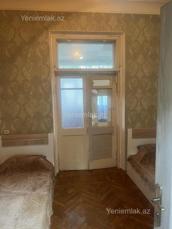 Satılır 3 otaqlı köhnə tikili 80 m²