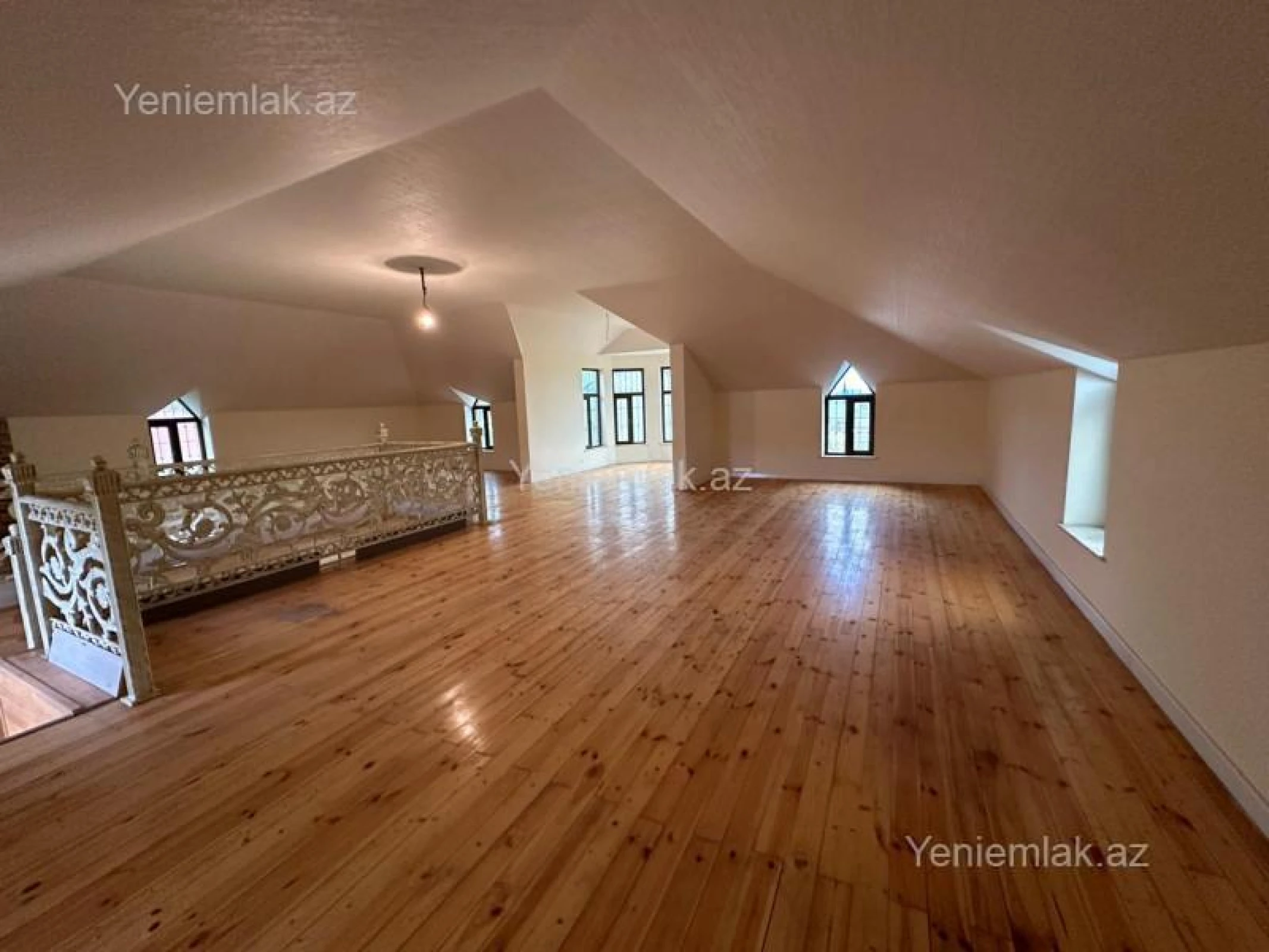 Satılır 6 otaqlı həyət evi 270 m²