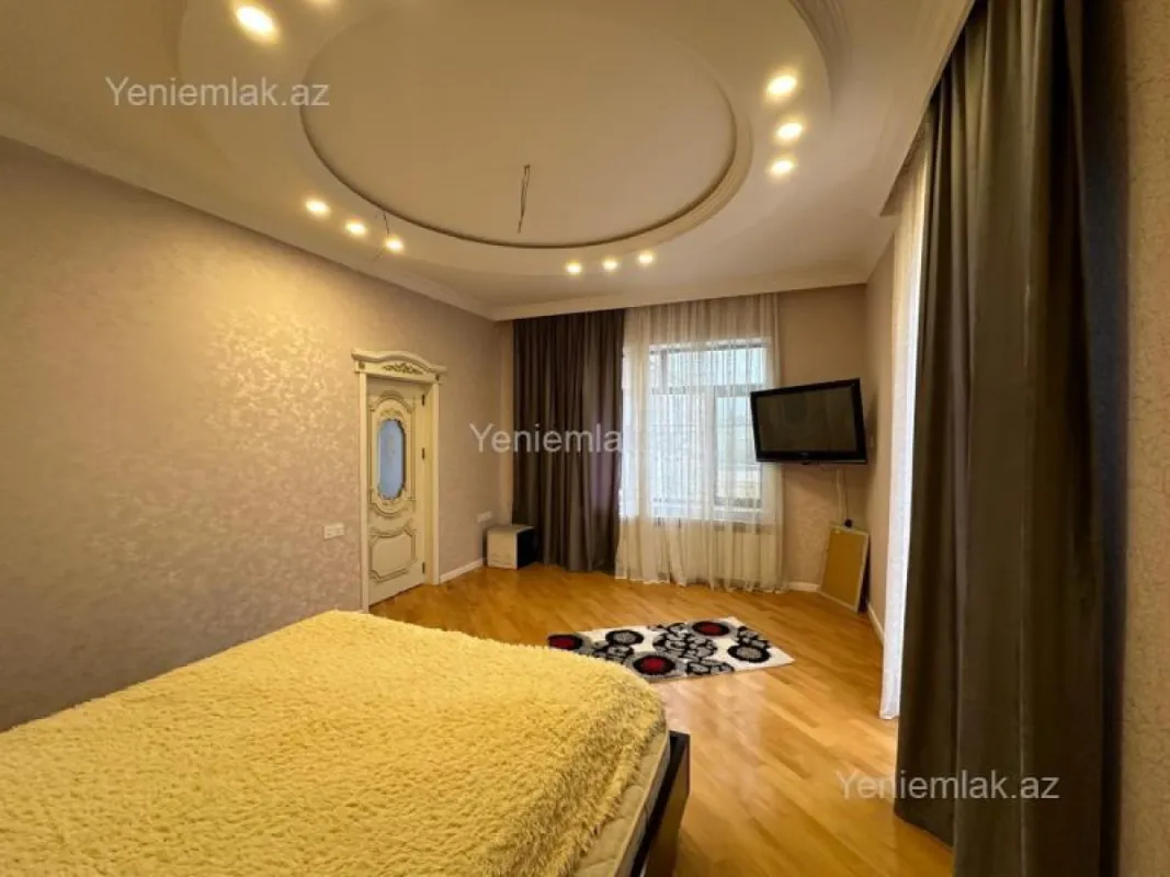 Satılır 6 otaqlı həyət evi 270 m²