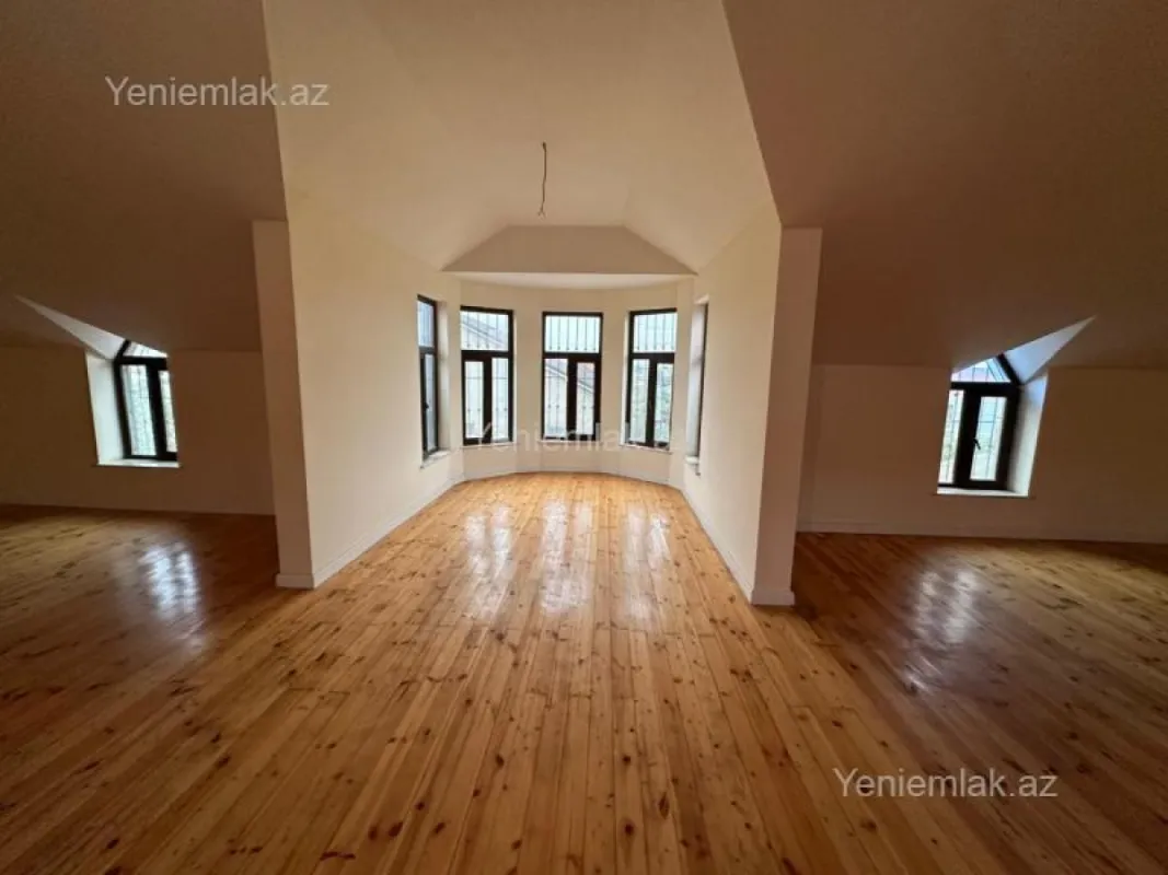 Satılır 6 otaqlı həyət evi 270 m²