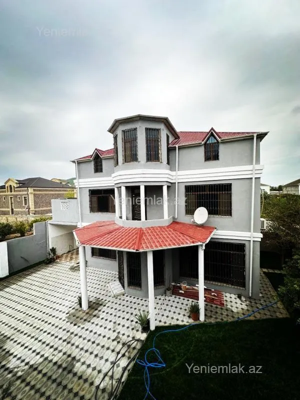 Satılır 6 otaqlı həyət evi 270 m²
