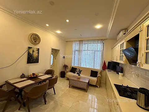 Satılır 6 otaqlı həyət evi 270 m²