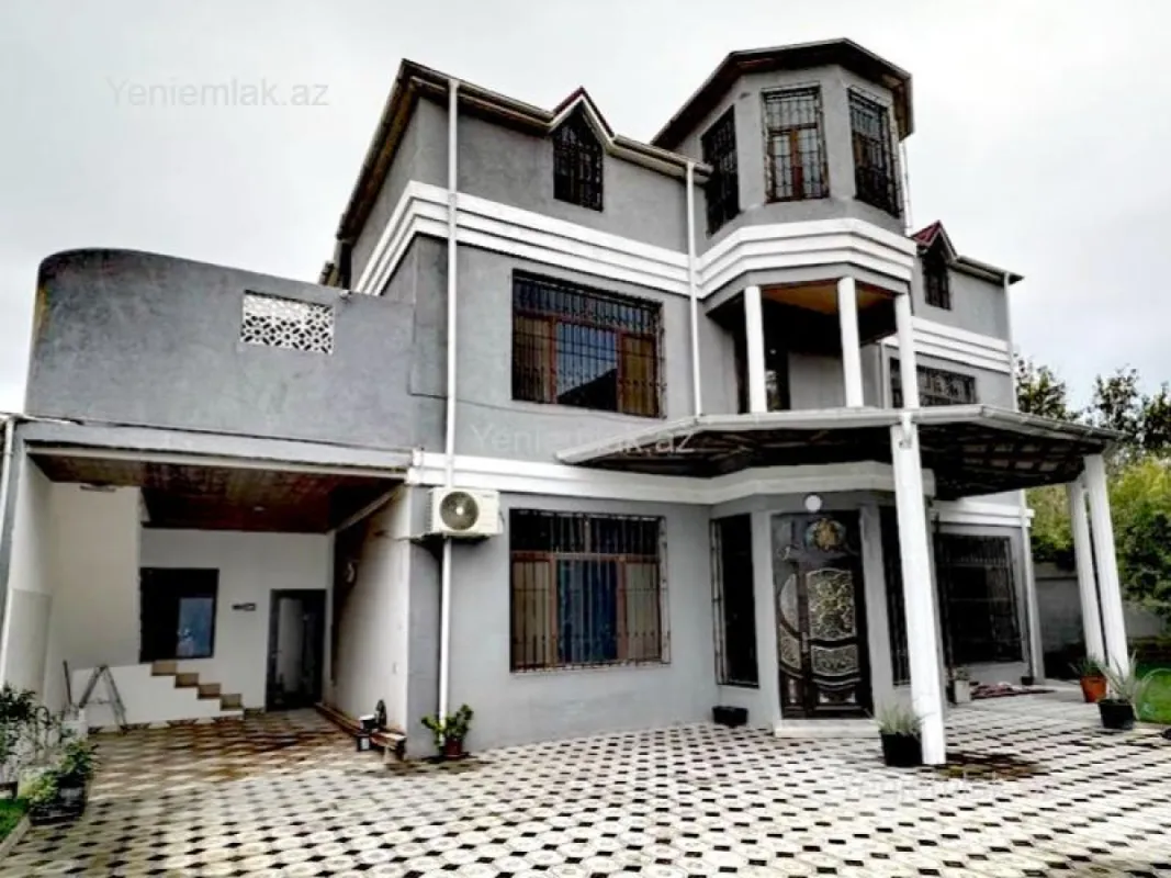 Satılır 6 otaqlı həyət evi 270 m²